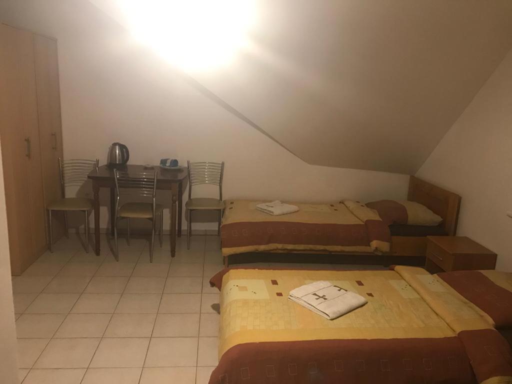 Monastyr Apartments Częstochowa Kültér fotó